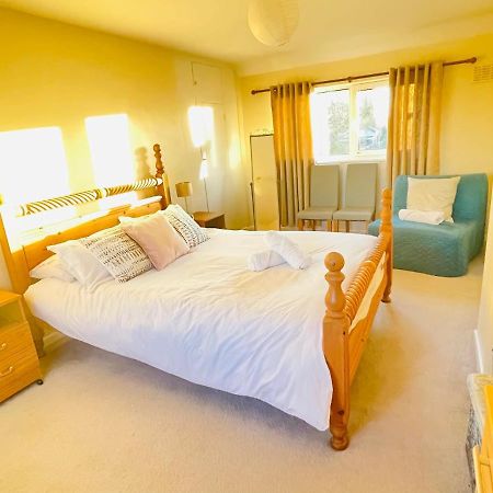 St Ives, King Bed Cosy Home, Parking, Fast Wi Fi St Ives  Dış mekan fotoğraf