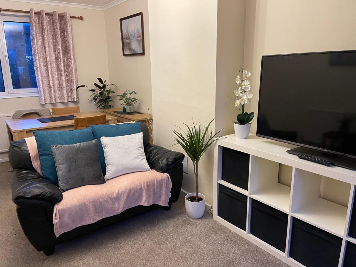 St Ives, King Bed Cosy Home, Parking, Fast Wi Fi St Ives  Dış mekan fotoğraf